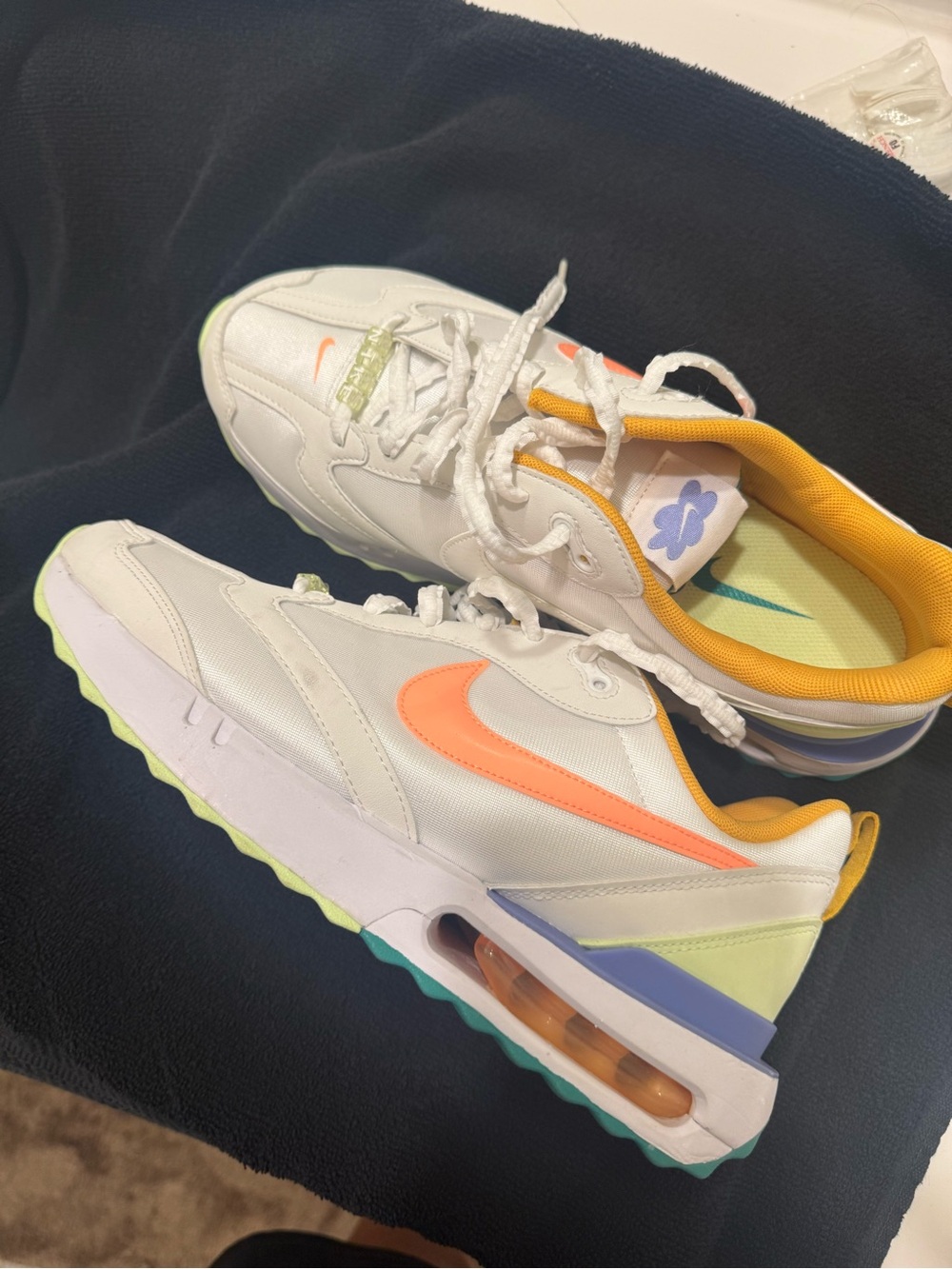 Nike Women’s White Sneakers with Peach Swoosh and Yellow Collar
